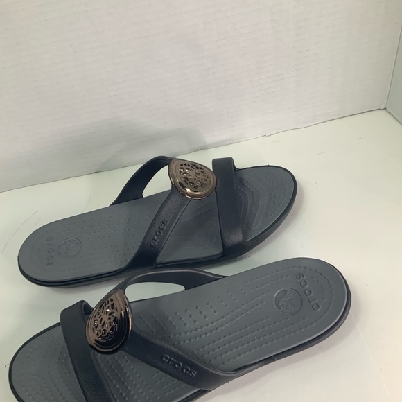 Crocs Sanrah Metal Block Sandals Women's Size 9 Black Grey Wedge Slide - Picture 4 of 7